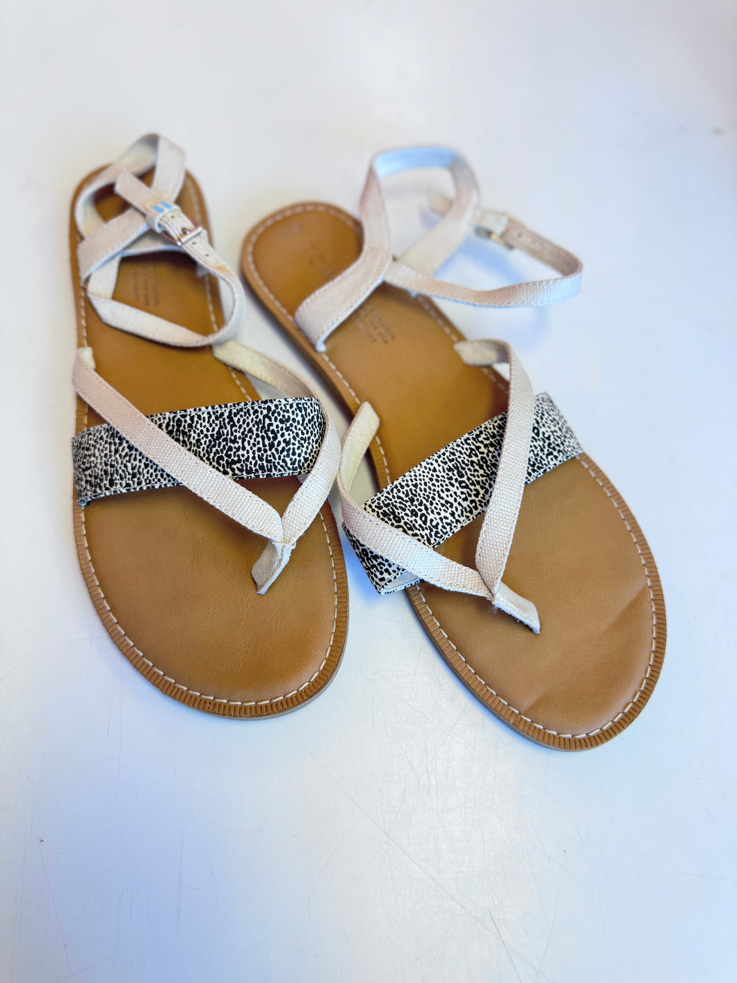 (10) TOMS Tan Leopard Sandals Women's