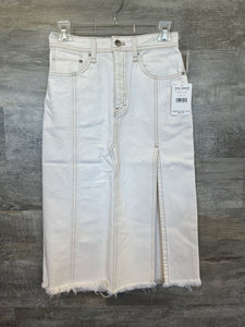 (25/0) Free People White Fitted Jean Skirt