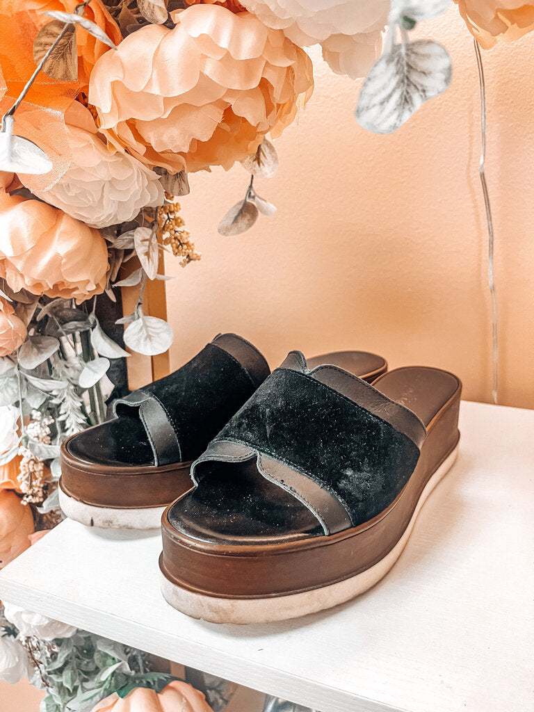 (10) Matisse Black Platform Sandals Womens