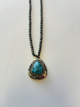 Load image into Gallery viewer, Turquoise Navajo Pearl Necklace